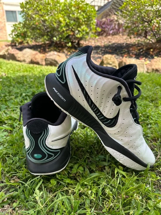 Nike White and Black Men's Low-Top Sneakers - Picture 3 of 7